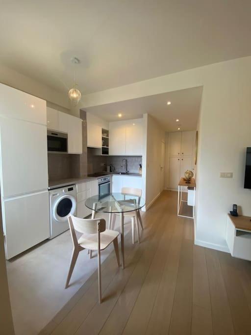 1 Chambre Avec Parking Au Coeur De Bruxelles 2D Exterior photo